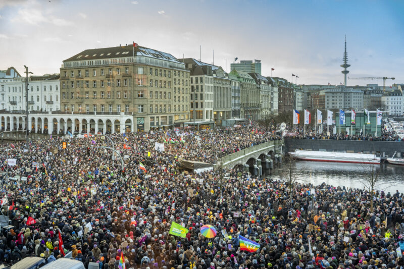  Demo gegen die AFD im Januar 2024 am Jungfernstieg